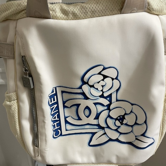 Authentic CHANEL Camellia Sport flower tote bag - Picture 6 of 15